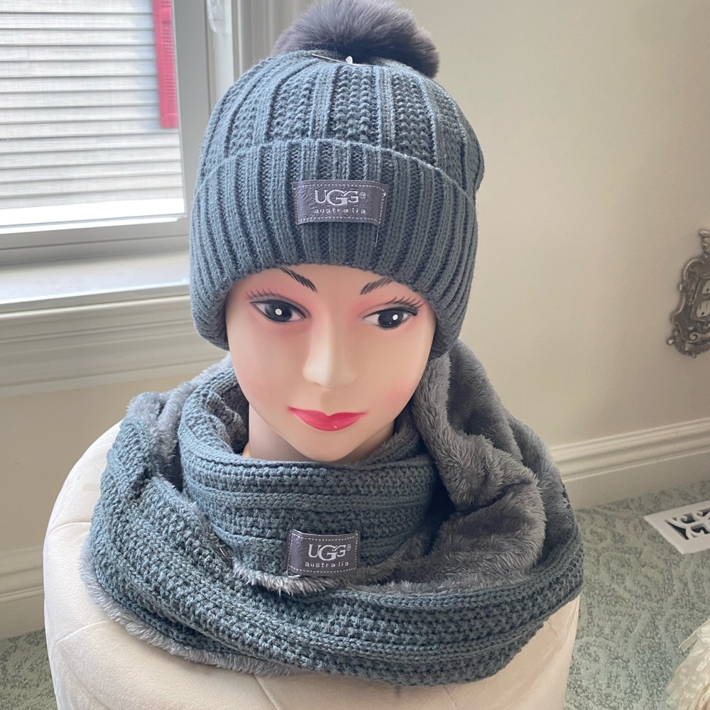 UGG Grey Hat & Infinity Scarf Set